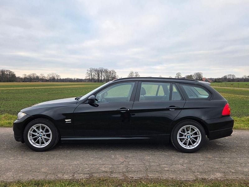 Second-hand BMW 320 184 CP (135 kW) 2012 Negru Break