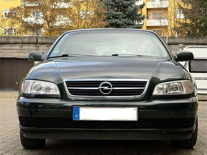 Grün Gebraucht 2000 Opel Omega Limousine | 2.200 € (Fairer Preis) - Bild 1/4