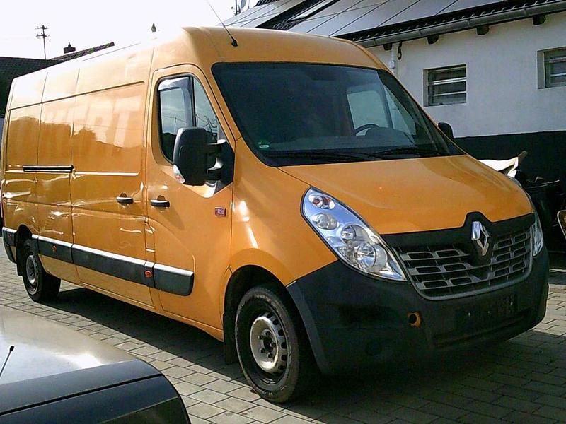Second-hand Renault Master 163 CP (119 kW) 2016 Portocaliu Van