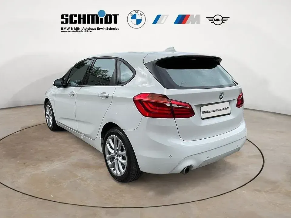 Gebraucht BMW 225 Active Tourer Advantage 224 PS (164 kW) 2020 Weiß Van / Kleinbus