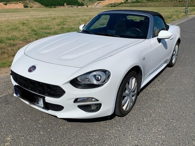 Weiß Gebraucht 2018 Fiat 124 Lusso Cabrio | 17.300 € - Bild 1/4