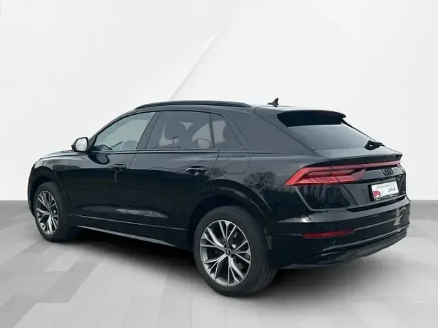 Gebraucht Audi Q8 Comfort 381 PS (280 kW) 2021 Tiefschwarz SUV