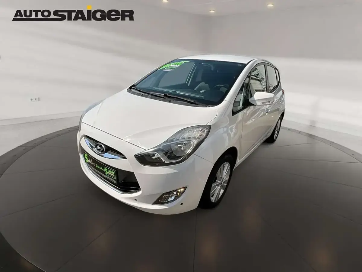 Gebraucht Hyundai ix20 Edition 90 PS (66 kW) 2014 Weiß Kleinwagen