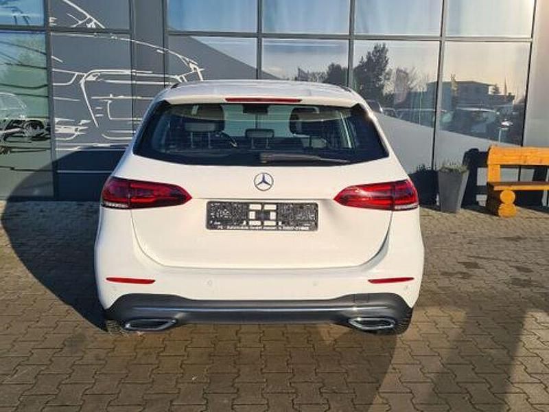 Gebraucht Mercedes B200 235 PS (172 kW) 2020 Weiß Van / Kleinbus
