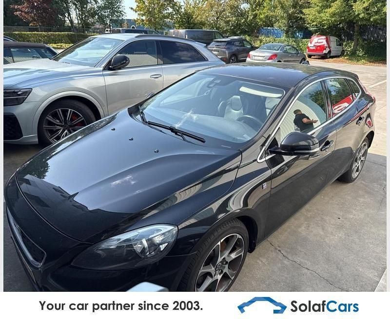 Schwarz Gebraucht 2016 Volvo V40 Ocean Race Kombi | 9.075 € (Guter Preis) - Bild 1/4