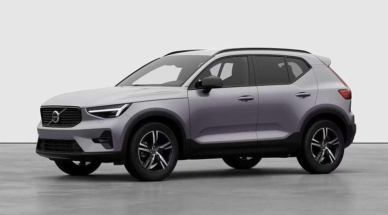 Neu Volvo XC40 Plus 197 PS (144 kW) 2025 Silber SUV
