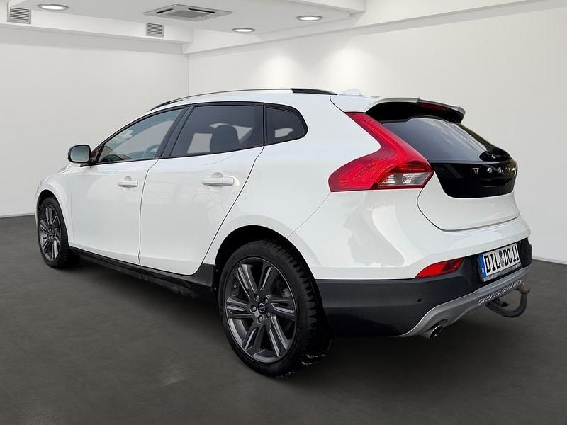 Gebraucht Volvo V40 CC Summum 190 PS (139 kW) 2014 Weiß Kombi