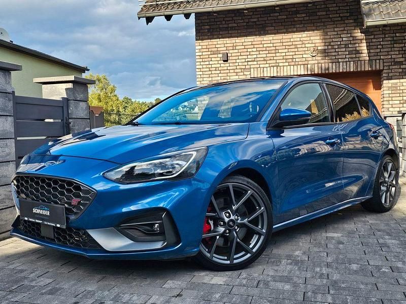 Blau Gebraucht 2020 Ford Focus ST Limousine | 22.290 € (Guter Preis) - Bild 1/4