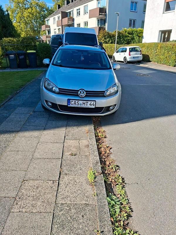 Silber Gebraucht 2012 VW Golf VII Kombi | 5.500 € (Superpreis) - Bild 1/4