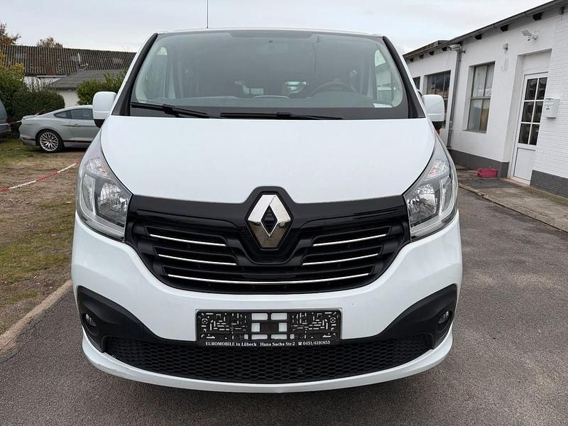 Gebraucht Renault Trafic Expression 125 PS (91 kW) 2017 Weiß Van / Kleinbus