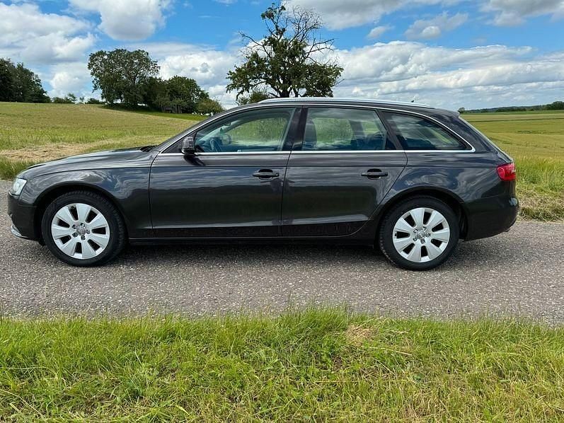 Gebraucht Audi A4 Sport 204 PS (150 kW) 2014 Grau Limousine