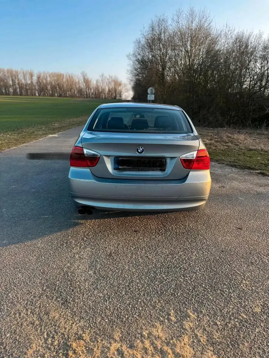Brugt BMW 325 217 HK (159 kW) 2005 Grøn Sedan