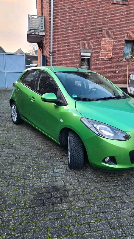 Gebraucht Mazda 2 86 PS (63 kW) 2010 Grün Kleinwagen