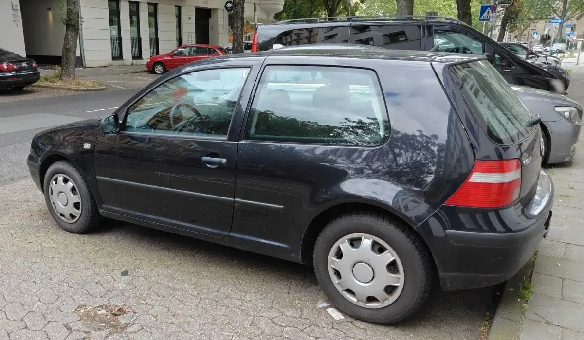 Gebraucht VW Golf IV 101 PS (74 kW) 2002 Schwarz Limousine