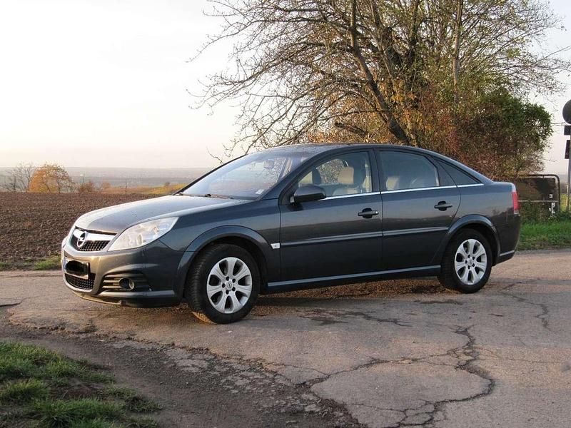 Blau Gebraucht 2007 Opel Vectra Edition+ Limousine | 3.990 € (Teuer) - Bild 1/4