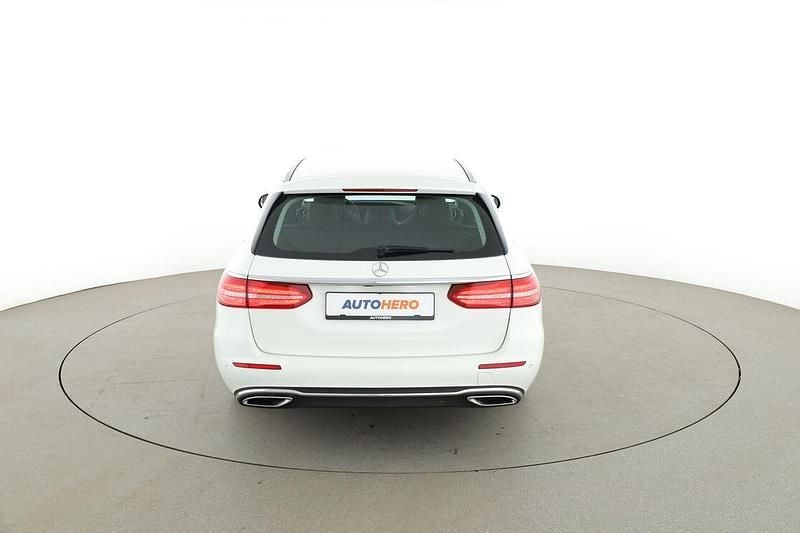 Gebraucht Mercedes E220 Avantgarde 194 PS (142 kW) 2017 Weiß Kombi