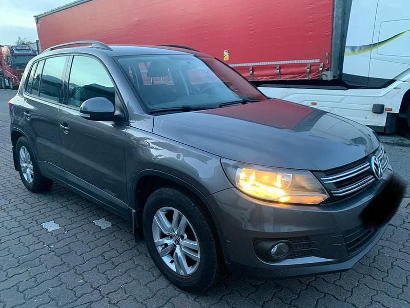 Gebraucht VW Tiguan 140 PS (102 kW) 2015 Grau SUV