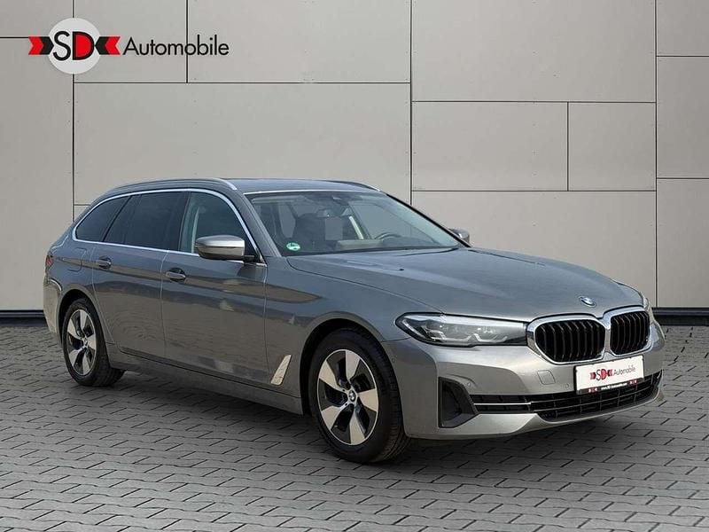 Gebraucht BMW 520 Performance 190 PS (139 kW) 2022 Grau Kombi