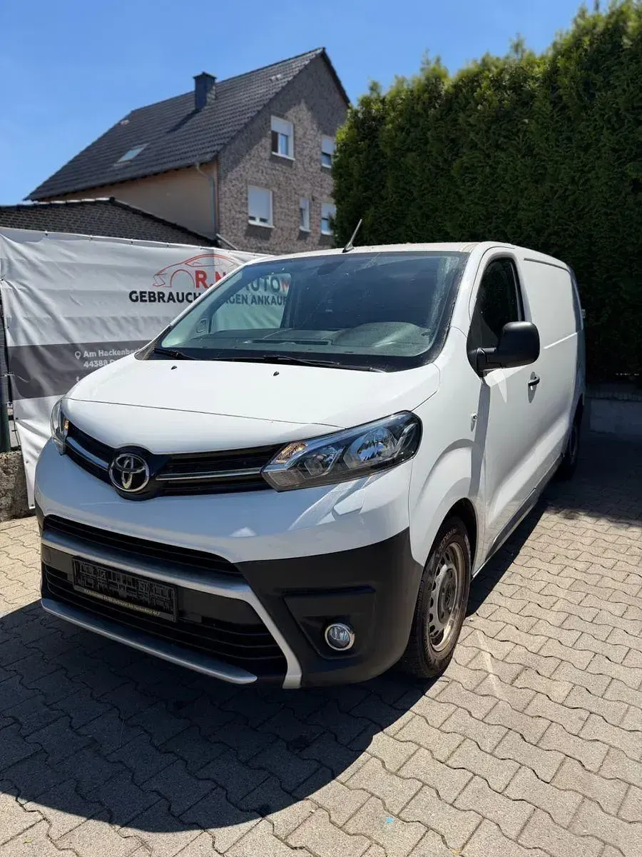 Gebraucht Toyota Proace 120 PS (88 kW) 2021 Weiß Van / Kleinbus