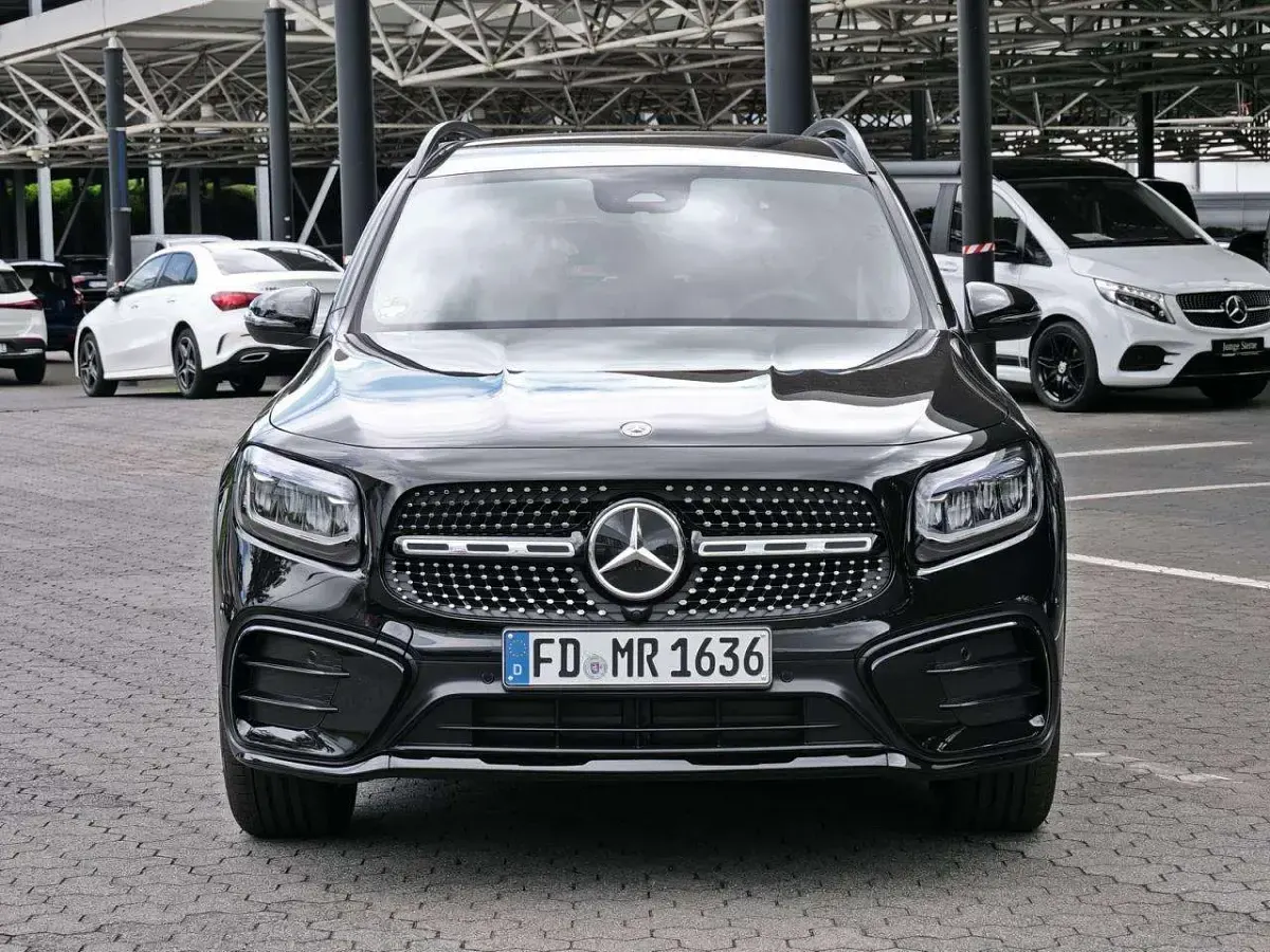 Gebraucht Mercedes GLB200 AMG 150 PS (110 kW) 2026 Kosmosschwarz metallic SUV