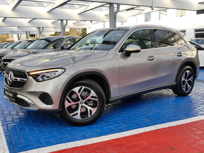 Mojavesilber Gebraucht 2024 Mercedes GLC200 Avantgarde SUV | 57.890 € (Fairer Preis) - Bild 1/4
