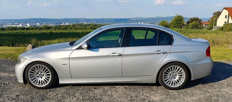 Gebraucht BMW 325 218 PS (160 kW) 2005 Silber Limousine