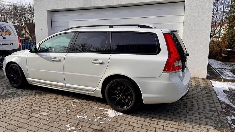 Gebraucht Volvo V70 Linje Svart 150 PS (110 kW) 2015 Weiß Kombi