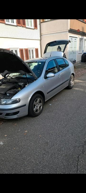Second-hand Seat Leon 105 CP (77 kW) 2004 Argintiu Hatchback