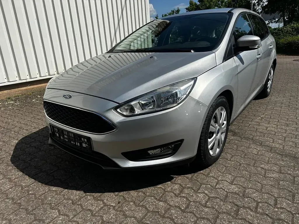 Gebraucht Ford Focus Business Edition 120 PS (88 kW) 2018 Silber Limousine
