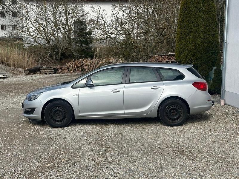 Gebraucht Opel Astra Edition 110 PS (80 kW) 2015 Silber Kombi