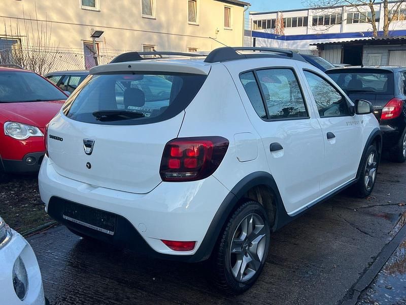 Gebraucht Dacia Sandero Essentiel 73 PS (53 kW) 2019 Weiß Kleinwagen