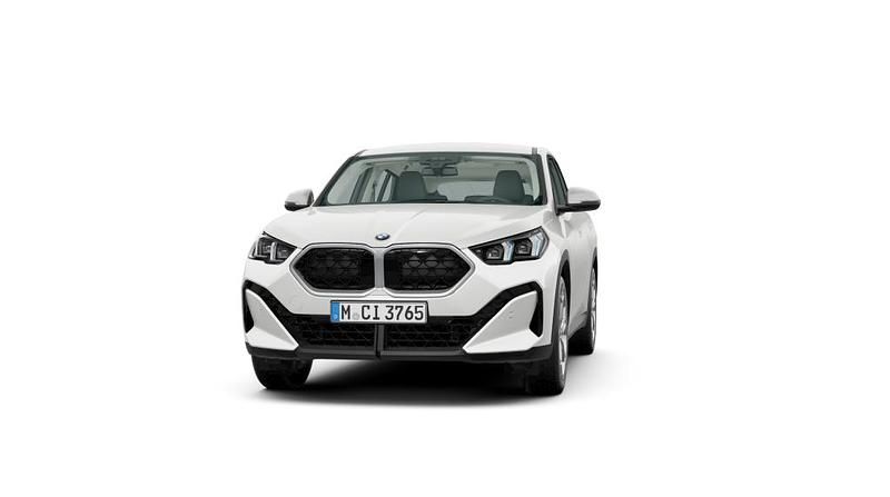 Weiß Gebraucht 2024 BMW X2 Efficient Dynamics SUV | 38.490 € (Superpreis) - Bild 1/4