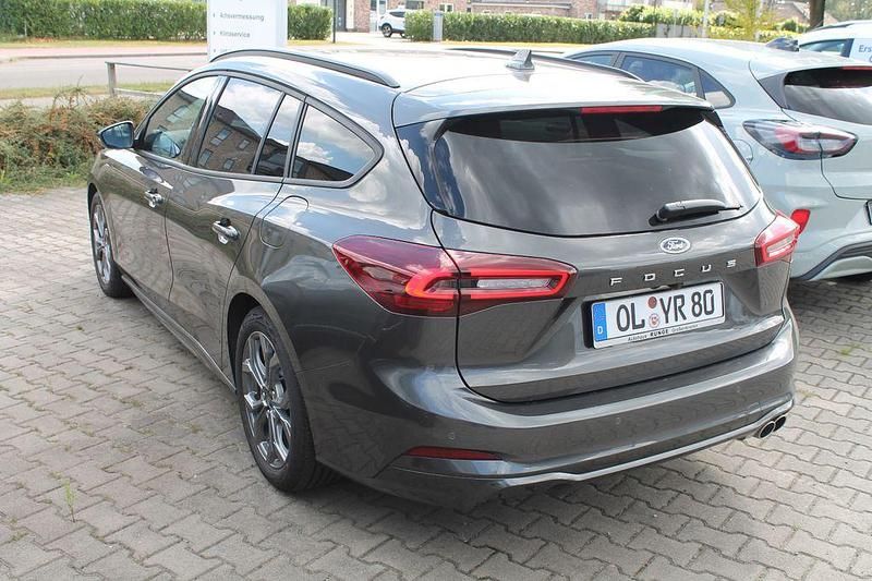 Gebraucht Ford Focus ST-Line X 155 PS (114 kW) 2025 Grau Limousine