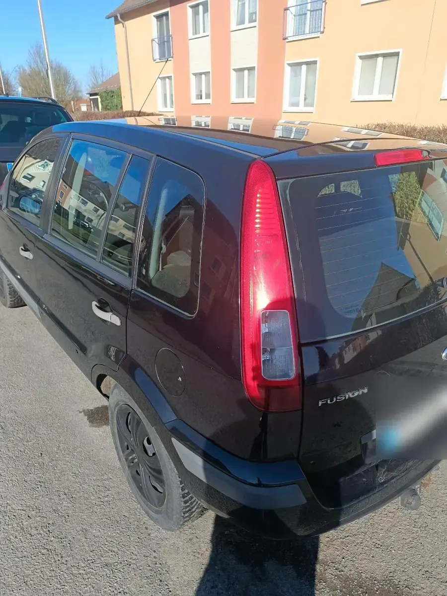 Second-hand Ford Fusion 75 CP (55 kW) 2008 Negru Hatchback