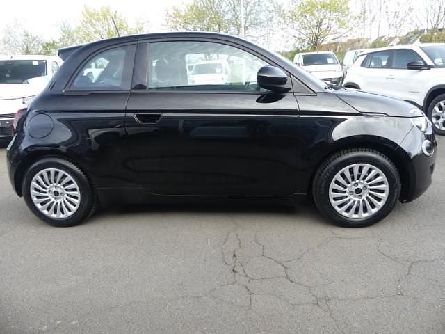 Gebraucht Fiat 500e Action 69 kW (95 PS) 2022 Schwarz Kleinwagen