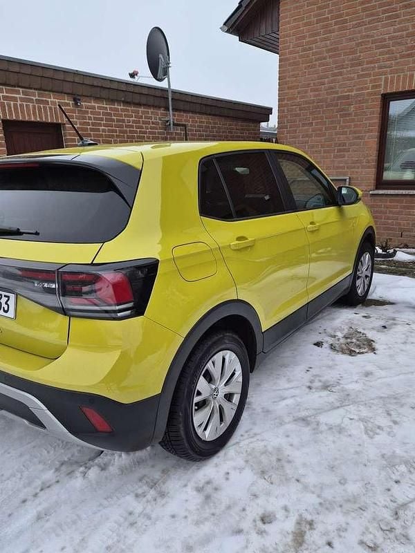 Używany VW T-Cross 95 KM (69 kW) 2024 Żółty SUV