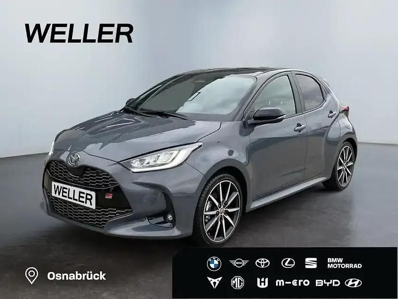 Storm grey/dach 67 (grau) Neu 2025 Toyota Yaris Hybrid Kleinwagen | 28.890 € (Fairer Preis) - Bild 1/3