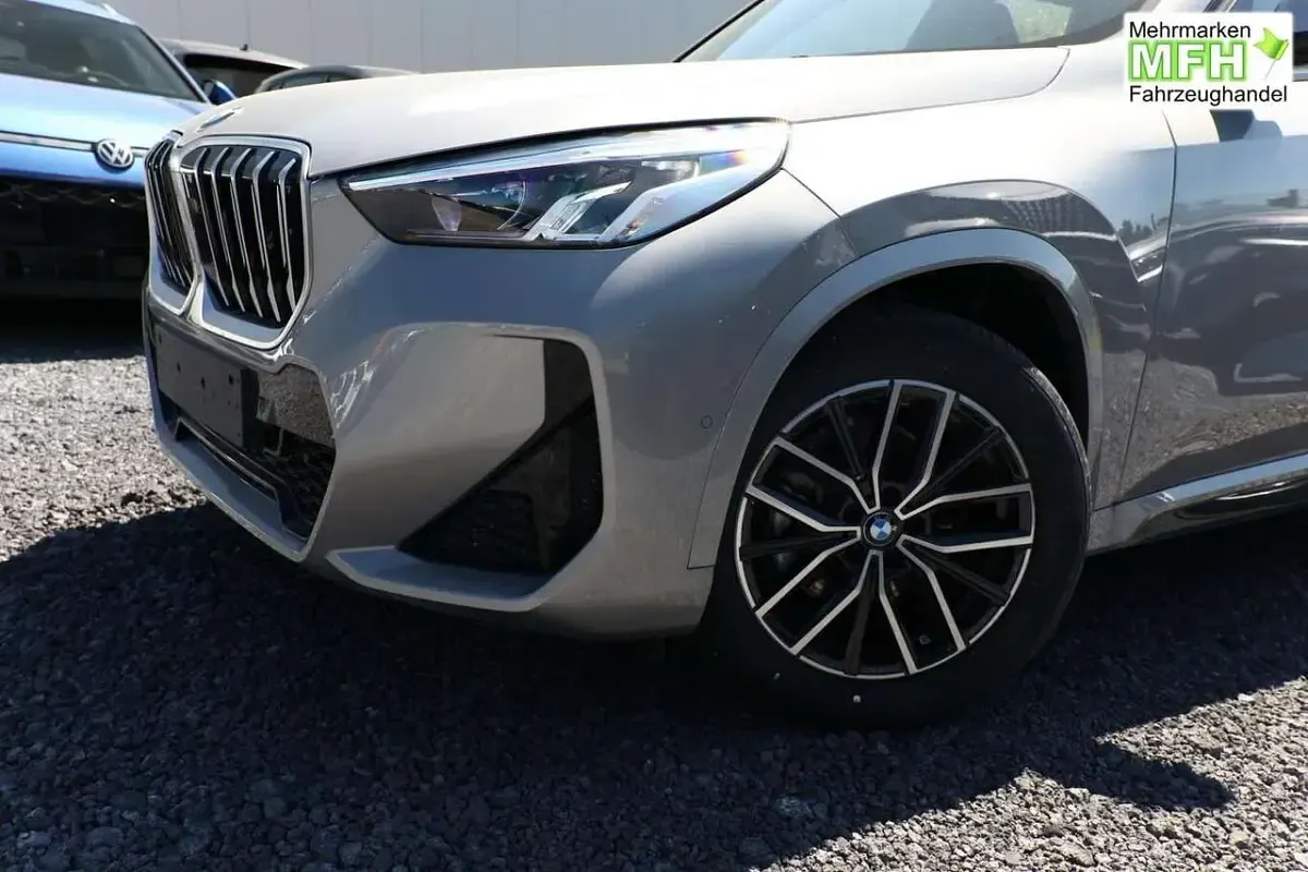 Neu BMW X1 M Sport 136 PS (100 kW) 2025 Spacesilber metallic SUV