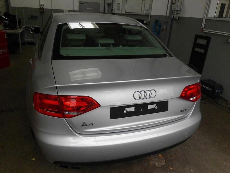 Gebraucht Audi A4 Ambition 120 PS (88 kW) 2009 Silber Limousine