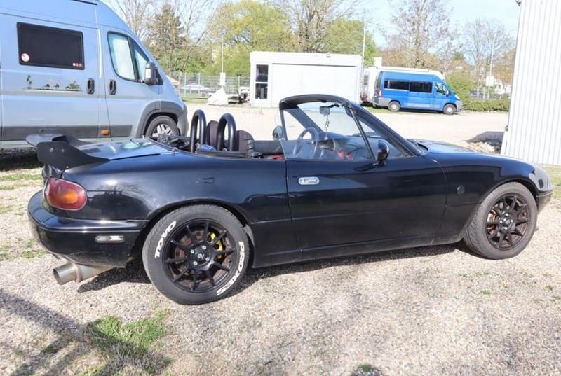 Second-hand Mazda MX5 90 CP (66 kW) 1998 Negru Cabrio