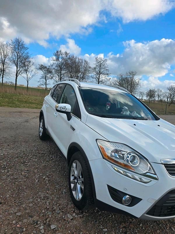 Gebraucht Ford Kuga 136 PS (100 kW) 2011 Weiß SUV