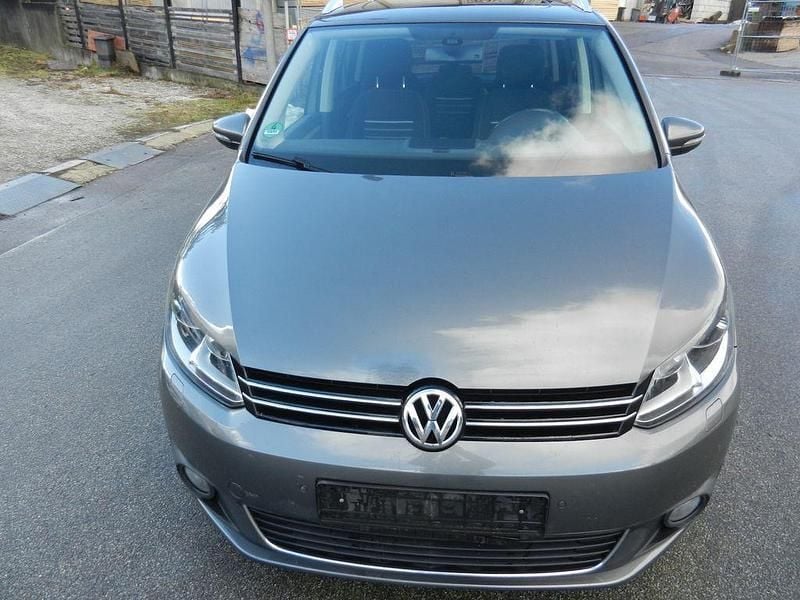 Gebraucht VW Touran Cup 105 PS (77 kW) 2014 Grau Van / Kleinbus