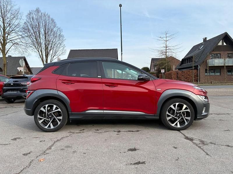 Gebraucht Hyundai Kona Prime 120 PS (88 kW) 2021 Rot SUV