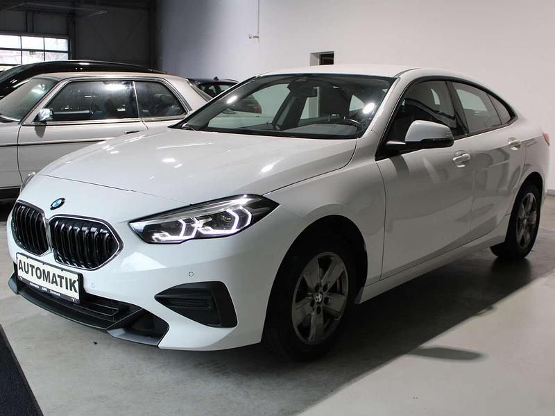 Alpinweiss iii Gebraucht 2022 BMW 216 Coupé | 20.890 € (Fairer Preis) - Bild 1/4