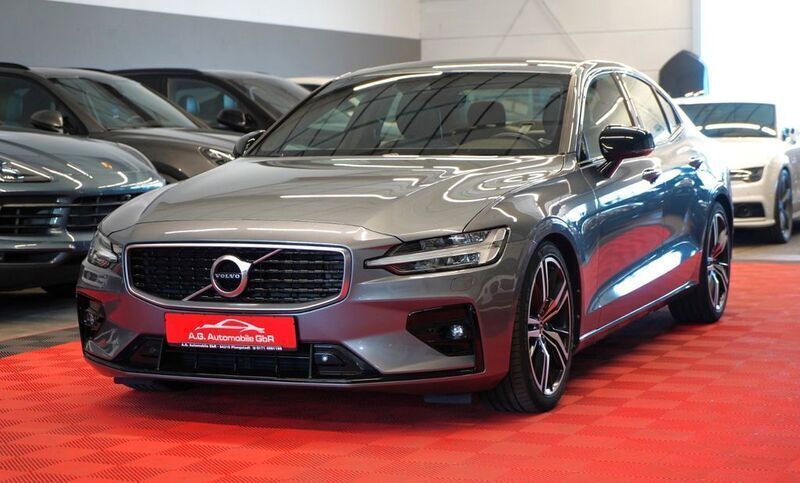 Grau Gebraucht 2019 Volvo S60 R-Design Limousine | 22.950 € (Superpreis) - Bild 1/4