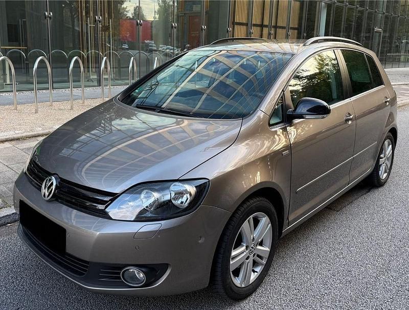 Braun Gebraucht 2012 VW Golf Plus Cross Match Van / Kleinbus | 7.999 € (Fairer Preis) - Bild 1/4