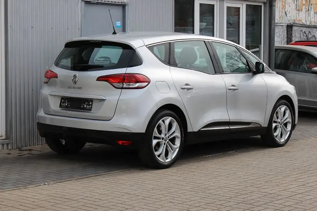 Gebraucht Renault Scenic E-Tech Experience 116 PS (85 kW) 2016 Silber Van / Kleinbus