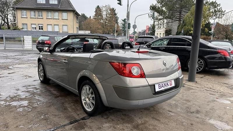 Gebraucht Renault Mégane II Dynamique 135 PS (99 kW) 2006 Beige Cabrio