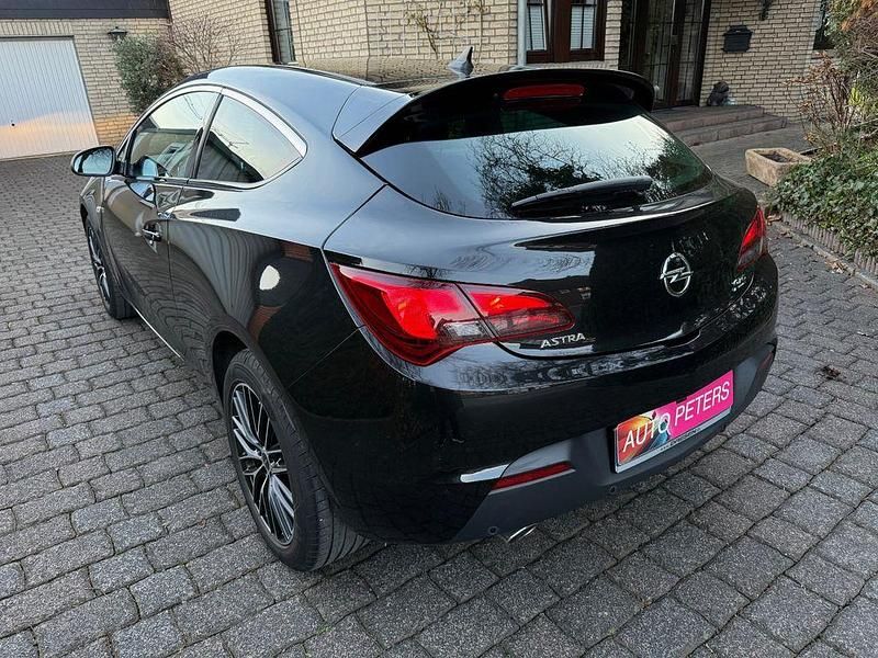 Gebraucht Opel Astra GTC 165 PS (121 kW) 2015 Schwarz