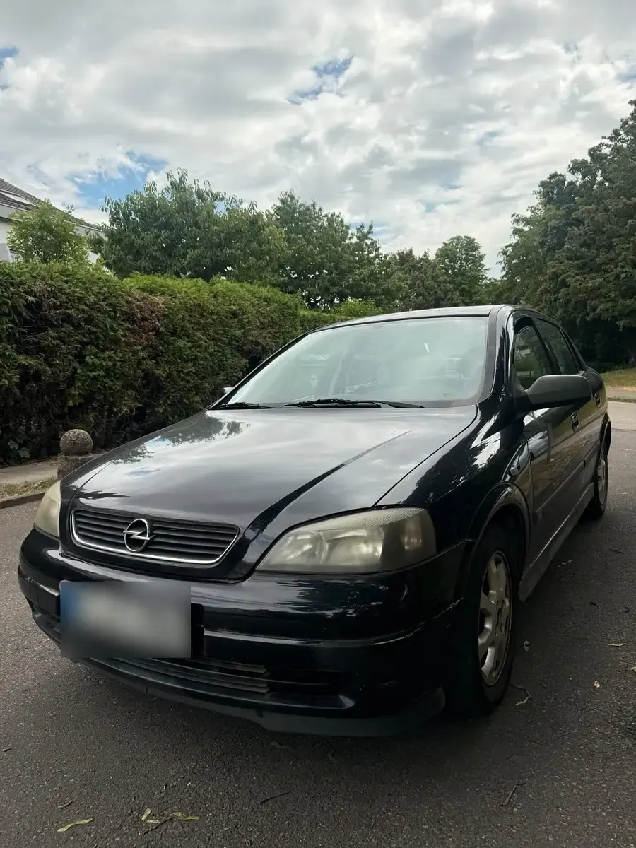 Gebraucht Opel Astra 105 PS (77 kW) 2004 Schwarz Limousine